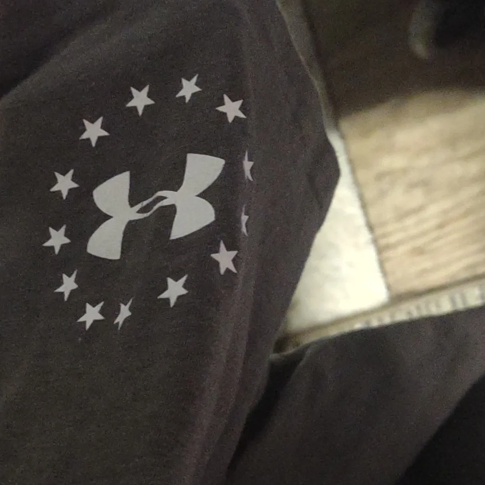 Under armour lg shirt - Picture 4 of 5
